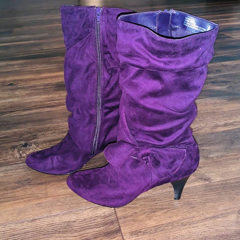 Purple velvet heeled boots